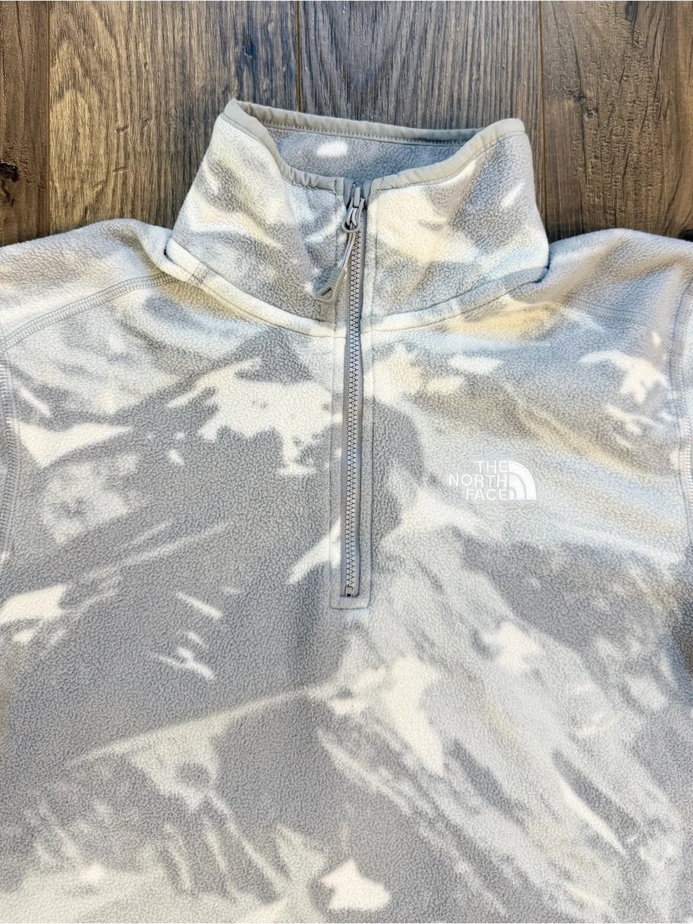 The North Face Men’s Gray White Printed Fleece Pullover XS